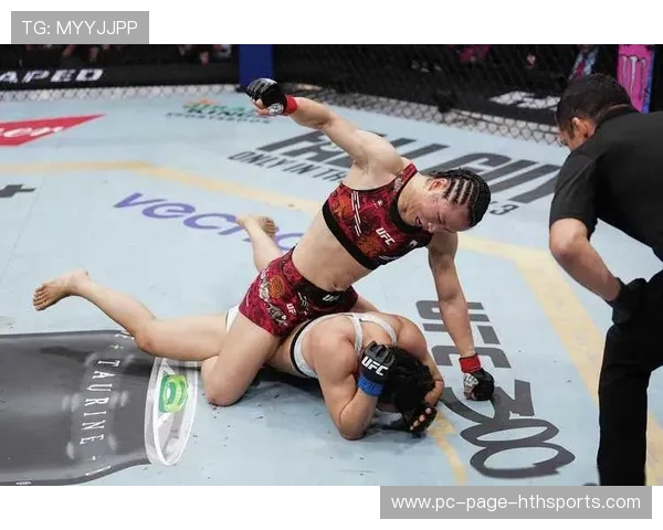 UFC女拳手暴打对手后拥抱她：体育精神中的真情与力量