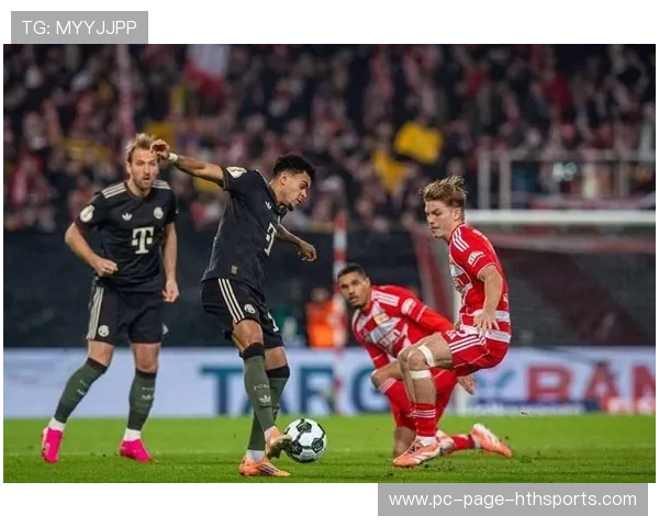 拜仁前场插上让对手一直处于被动防守状态 拜仁前场插上让对手一直处于被动防守状态