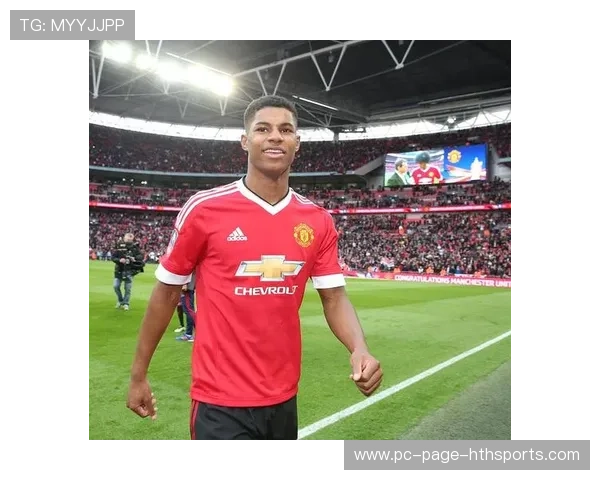 曼联定位球配合精彩，拉什福德头槌定乾坤